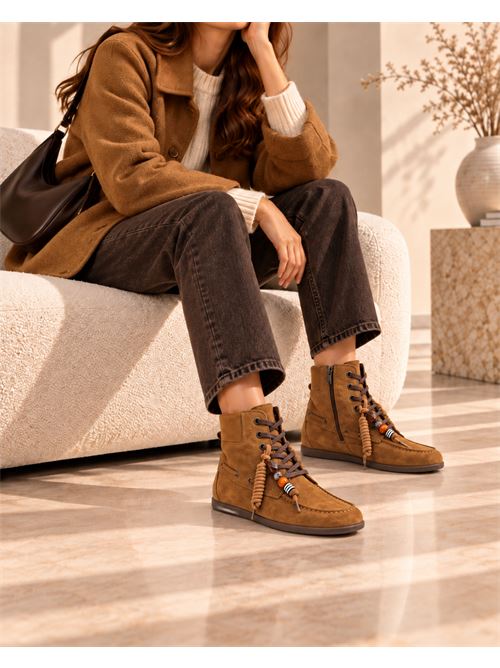 Polacchino stringato color cuoio in suede stile barca IL LACCIO | 50080041SUEDETKYEGESEL